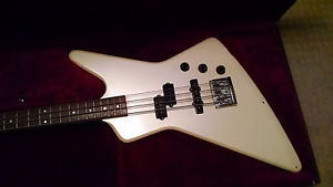 Hamer Bass w/hardshell case