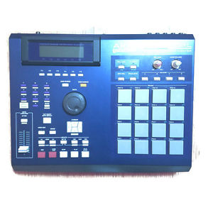 Akai MPC2000XL 8 outs/32MB Memory Music Product Center Drum Machine