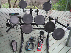 Roland TD7 Drum Kit w/PD-9 & PD-7 pads and DW kick pedal
