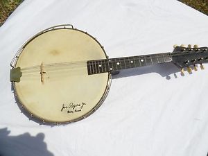THE GIBSON MB-1 TRAPDOOR BANJO MANDOLIN CIRCA 1919.