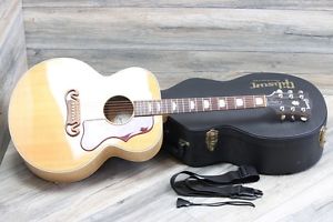 2011 Gibson SJ-200 Studio Excellent Shape in Vintage Natural + OHSC