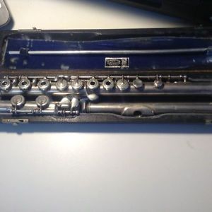 Haynes silver open hole flute  #28378  (1959 reconditioned 1 year ago)