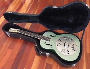 Left-handed Gretsch G9202 Honeydipper Resonator Limited Edition Green w/Case