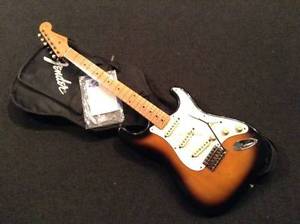 Fender Japan ST57-900 2TS/M MADE IN JAPAN Sunburst E-Guitar Free Shipping