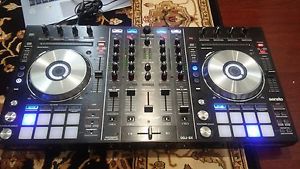 Pioneer DDJ-SX Near Mint Condition, Includes Box, USB Cable, and Power Adapter