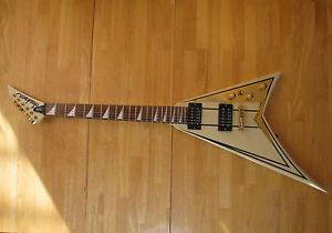 2006 JACKSON PRO SERIES RR5 RR 5 RHOADS V GUITAR  MADE IN JAPAN EC CONDITION