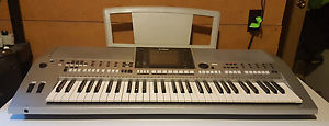 YAMAHA PSR S-900 Synthesizer