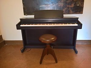 Pianoforte digitale Roland HP 330e
