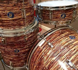 VINTAGE 1966 Kent USA Drum Set
