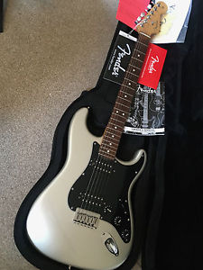 USA Rare color American Fender Stratocaster  in a 'New Case' Rosewood Neck