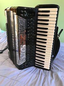 Barely Used Roland FR-8X V-Accordion, Perfect Condition