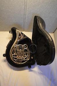 HOLTON H177 PROFESSIONAL FARKAS FRENCH HORN - EXCELLENT PLAYER - FREE SHIP - USA