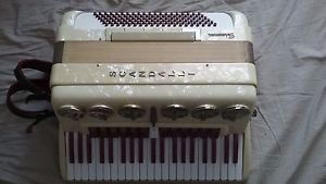 Acordeón Accordion akkordeon fisarmonica SCANDALLI 120 bajos Made in Italy
