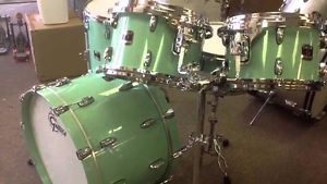 Gretsch Renown 22/10/12/16/6.5x14" Sea Foam Green Drum Set