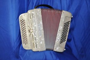 Accordeon HOHNER STUDIO I ,  2 voies , 60 basses