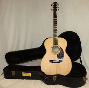 Larrivee OM-03 Acoustic Guitars - Natural