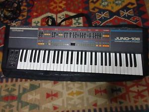 Vintage Roland Juno 106 Analog Synthesizer perfect working order!! w/carry case