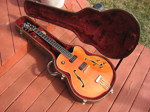 Yamaha AES 1500 Archtop guitar Mint condition