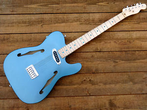 ORIGINAL ELECTRIC GUITAR STYLE TELECASTER FENDER 2016' WITH HARD CASE