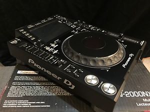 Pioneer CDJ-2000NXS2 Professional Media Player