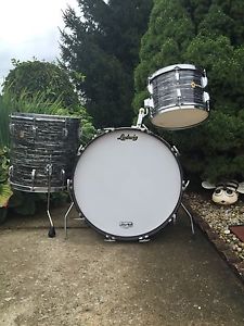 vintage ludwig 3 ply black oyster pearl late 60s keystone badge nice!!