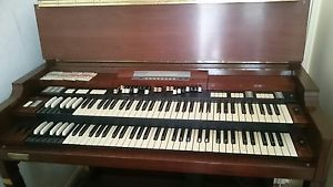 Hammond Super B organ and Lesley Speaker