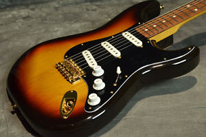 Fender Japan Stratocaster ST62G 3-Tone Sunburst Vintage Guitar 170328a
