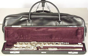 Beautiful Yamaha 481H Solid Silver French Flute w B Foot