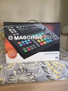 New Native Instruments Studio Recording Interface Maschine Studio - Black
