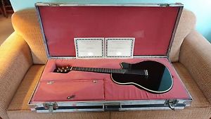 WAYLON JENNINGS COLLECTION ALVAREZ DY88 ACOUSTIC ELECTRIC GUITAR & TOURING CASE