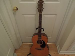 A Vintage Gibson Acoustic Guitar B-25 Deluxe 6 strings