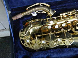 COUESNON EMBASSY ALTO SAX, France, professional repad, rolled tone holes,