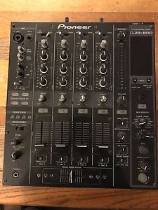 DJM 800 Mixer