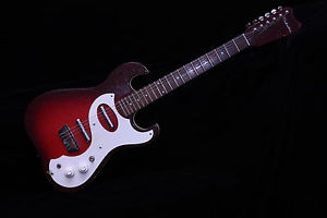 Silvertone 1457 Guitar Vintage with Amplifier Case