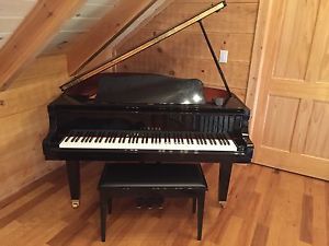 Yamaha 5 ft. Baby Grand piano, Model GB1, Light Use!