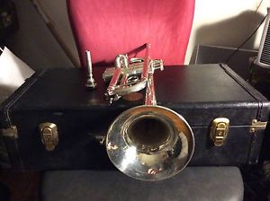 $ALE NICE BACH TR200 TRUMPET WITH ORIG CASE & MOUTHPIECE FOR STUDENT JAZZ BACKUP