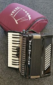 Weltmeister Akkordeon Mod. RUBIN inkl. Gig-Bag >leicht gebraucht<