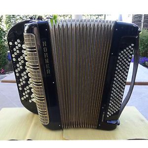 Knopfakkordeon Hohner Maestro IV im Original Transportkoffer