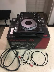 Pioneer CDJ 2000 Nexus Excellent Condition