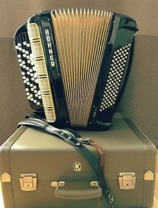 Accordion Hohner Maestro III, 96 bass 7/2 reg, 3 voices B - Gr German chromatic