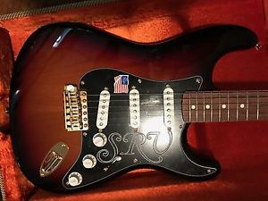 Fender stevie ray vaughan stratocaster