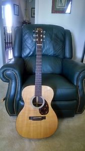 Martin OM21 Acoustic Guitar w/ Hard Shell Case