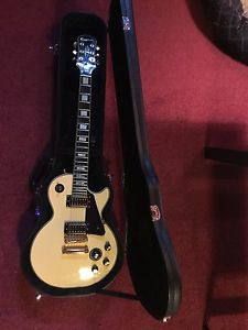 Rare Epiphone Les Paul Custom Pro Limited Edition Ivory Blackback. With Hardcase