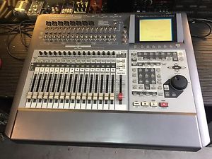 ROLAND VS-2480CD DIGITAL WORKSTATION with One VS8F-2 Effect Card ,MINT//ARMENS//