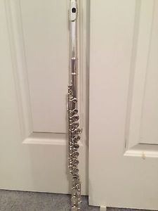 Armstrong, open (or closed) holed flute, B footjoint, with hard shell case