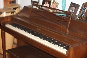 piano- Baldwin Acrosonic  spinit