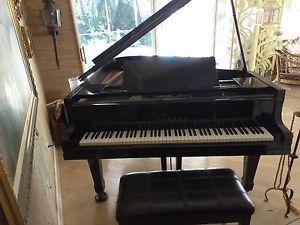 yamaha baby grand piano