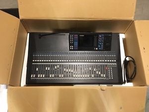 Yamaha LS9 32 with AVIOM bundle    MINT with Aviom package