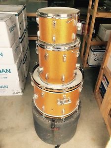 1965 Ludwig Gold Sparkle 3pc Drum kit Beautiful! Plus flight cases