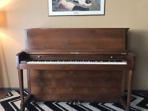 Baldwin 45” Walnut Hamilton Upright